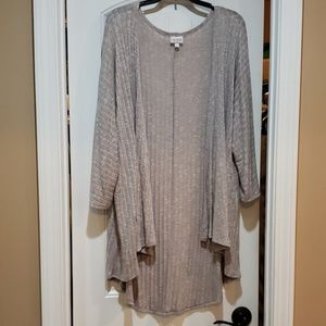 Lularoe L Lindsay Kimono Wrap